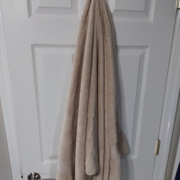 Hudson Park Bath Sheet - Picture 7 of 8